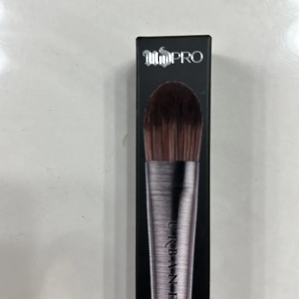 New Urban Decay Pro Flat Optical Blurring Brush F-108